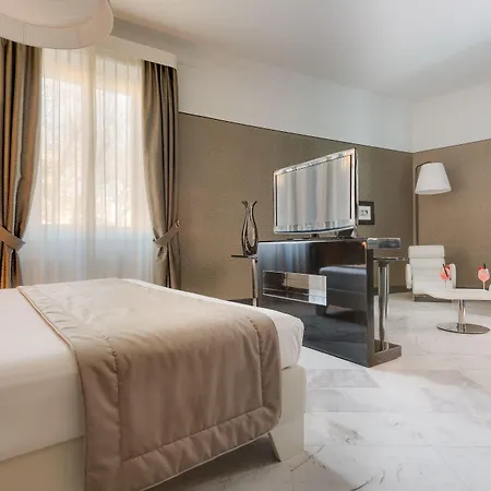 Grand Palace Hotel 5*