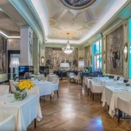 מלון Grand Palace 5*