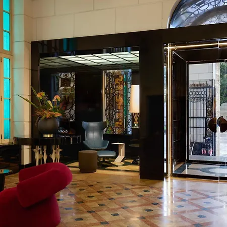 Grand Palace Hotel